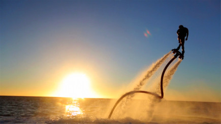 Flyboard - Phản lực nước bay lượn giữa bầu trời