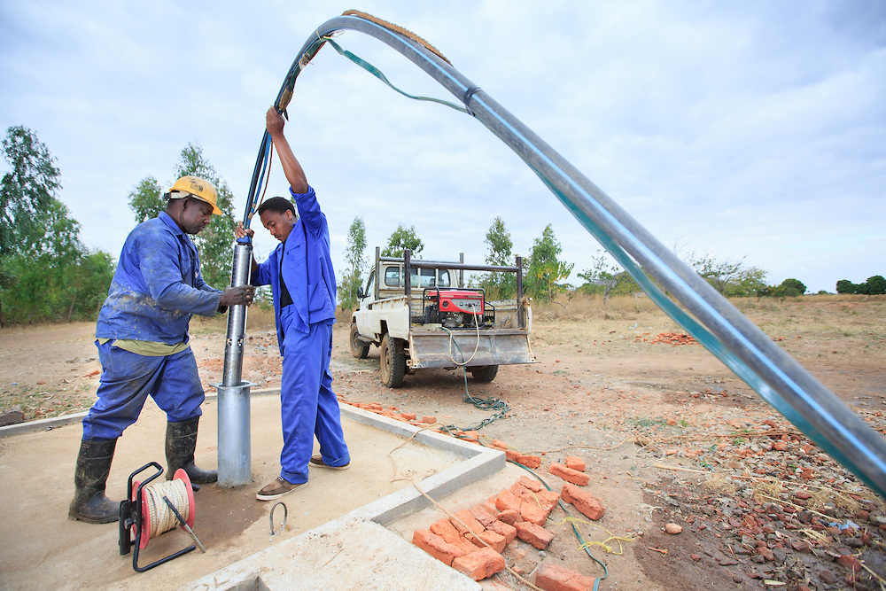 Dân dụng - Hút nước từ giếng khoan